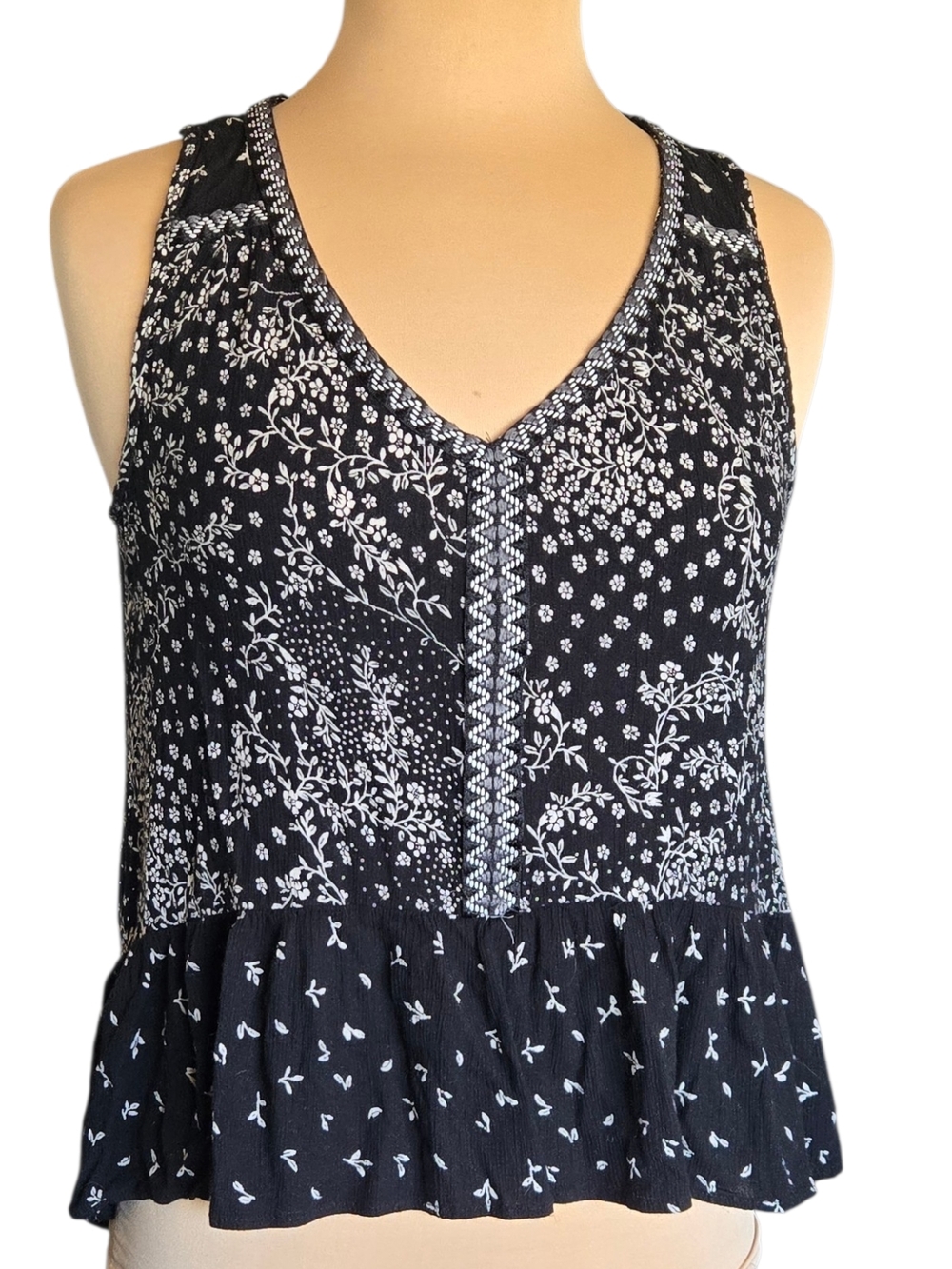 Patrons of Peace Black with White Floral Print Blouse